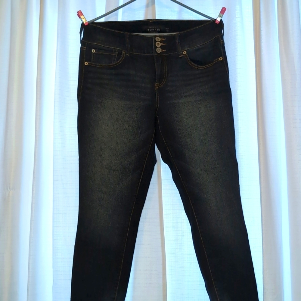 Torrid Premium High-rise 3 Button Super Skinny Jegging Size 12